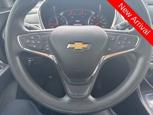 Used 2021 Chevrolet Equinox LT w/ LPO, Floor Liner Package image 16