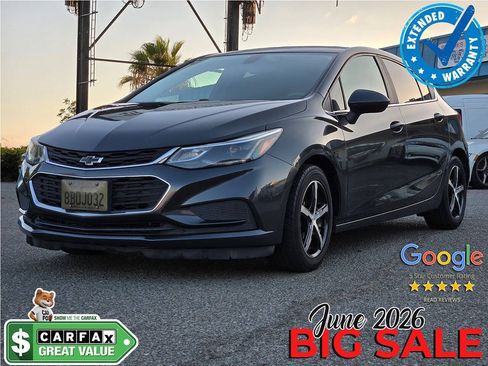 Used 2017 Chevrolet Cruze LT FWD image 1