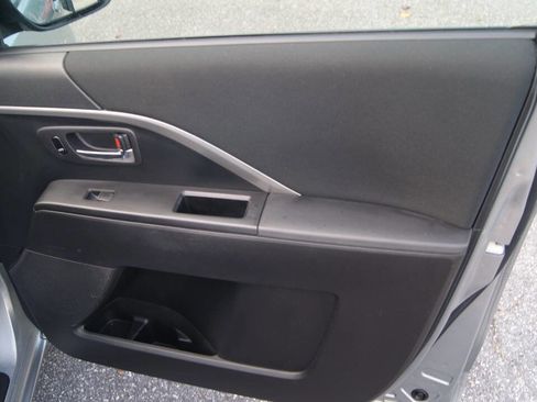 Used 2012 MAZDA MAZDA5 Sport image 25