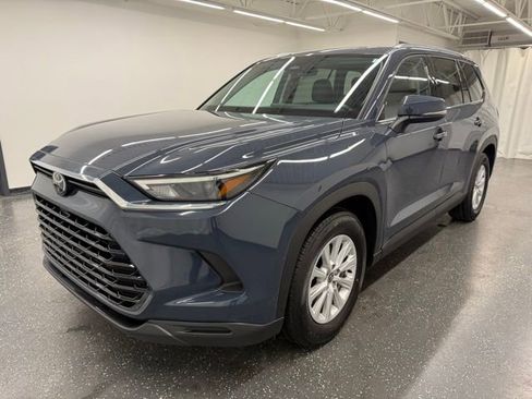 Certified 2024 Toyota Grand Highlander AWD image 5