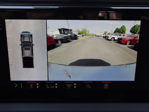 Used 2024 GMC Sierra 1500 AT4 w/ Technology Package AWD/4WD image 14