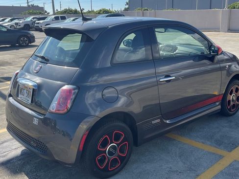 Used 2018 FIAT 500 e w/ Esport Package FWD image 6