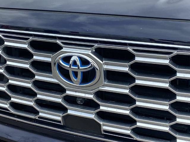 Used 2023 Toyota Sequoia Capstone AWD/4WD image 28