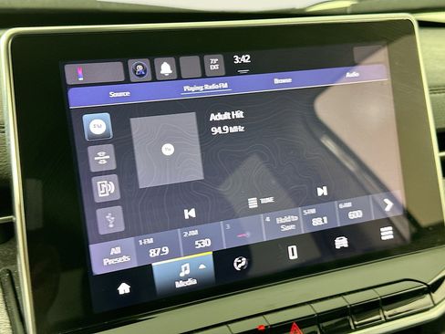 Used 2022 Jeep Compass Latitude image 14