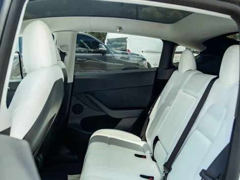 Used 2022 Tesla Model Y Performance AWD/4WD image 26