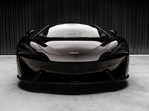 Used 2019 McLaren 570S Spider RWD image 19