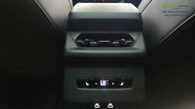 Used 2025 Audi A6 e-tron Premium Plus w/ Premium Plus RWD image 54
