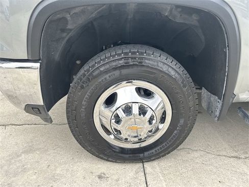 Used 2024 Chevrolet Silverado 3500 LT w/ Convenience Package image 19