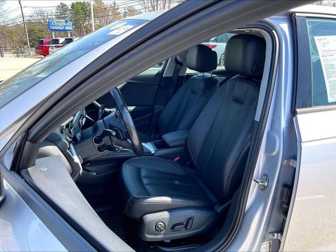 Used 2017 Audi A4 2.0T Premium w/ Convenience Package image 10