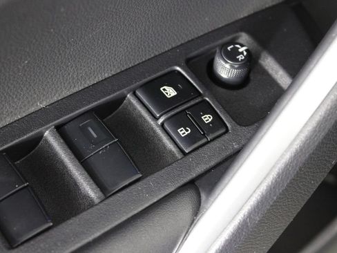 Used 2023 Toyota Corolla Cross XLE w/ Convenience Package FWD image 24