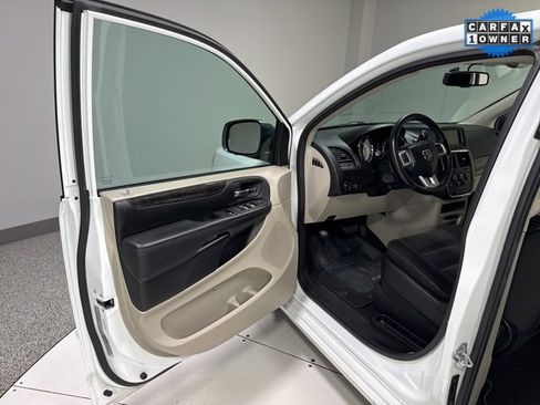 Used 2017 Dodge Grand Caravan SE w/ Power Window Group image 8