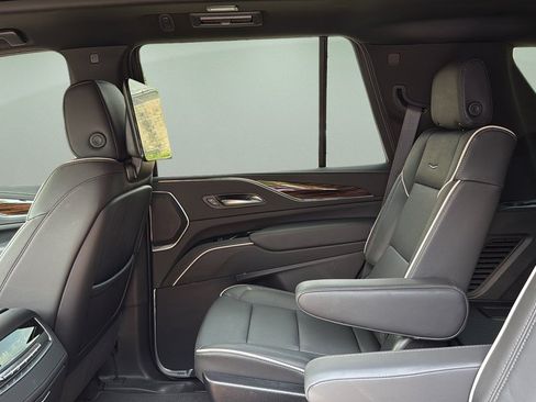 Certified 2024 Cadillac Escalade Premium Luxury w/ LPO, Floor Liner Package AWD/4WD image 23