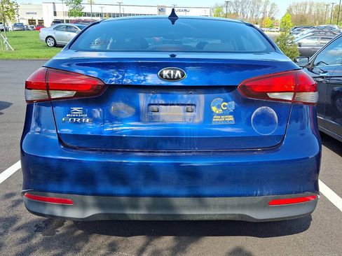 Used 2017 Kia Forte LX FWD image 5