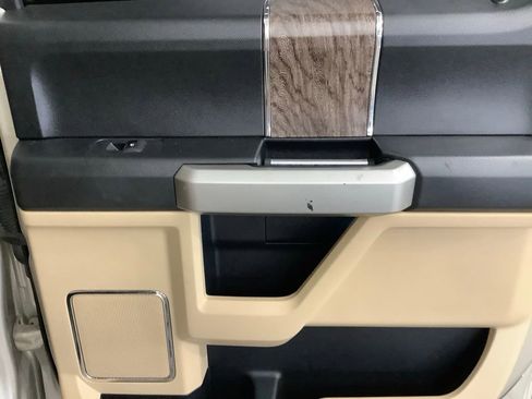 Used 2017 Ford F250 Lariat w/ Lariat Ultimate Package image 29