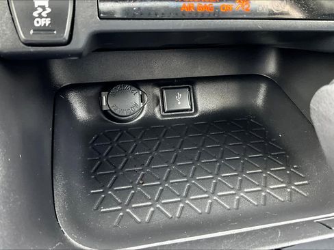 Used 2021 Toyota RAV4 XLE w/ Convenience Package image 27