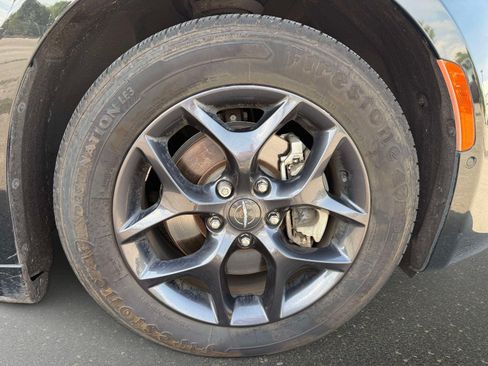 Used 2020 Chrysler Pacifica Touring w/ Advanced Safetytec Group FWD image 7