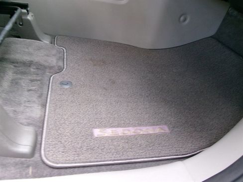 Used 2018 Kia Sedona L image 24