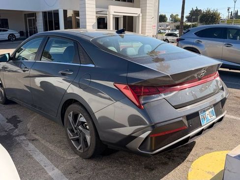 Used 2024 Hyundai Elantra Limited FWD image 4