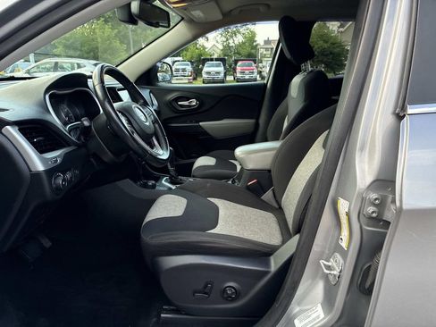 Used 2014 Jeep Cherokee Latitude w/ Comfort/Convenience Group AWD/4WD image 22