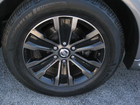 Used 2018 Nissan Armada Platinum w/ Captain Seat Package RWD image 10