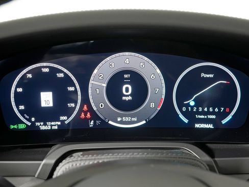 Certified 2025 Porsche 911 Carrera RWD image 28
