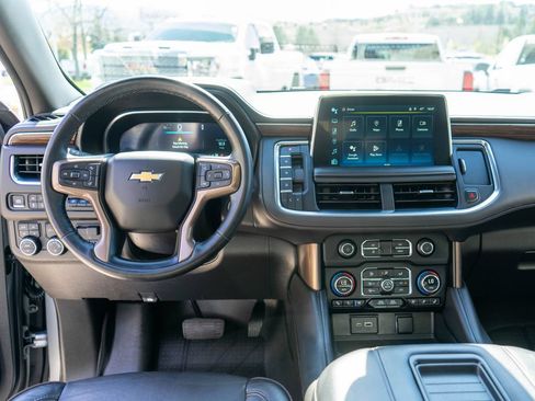 Used 2024 Chevrolet Suburban High Country AWD/4WD image 17