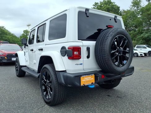 Certified 2022 Jeep Wrangler Unlimited Sahara w/ Cold Weather Group AWD/4WD image 21