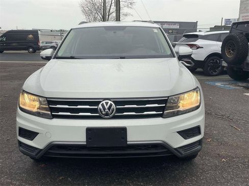 Used 2022 Volkswagen Taos SE image 2
