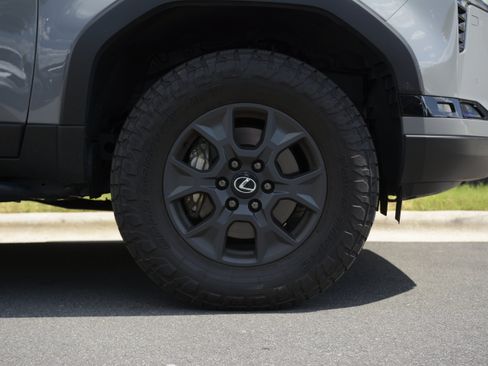 Used 2025 Lexus GX 550 AWD/4WD image 11