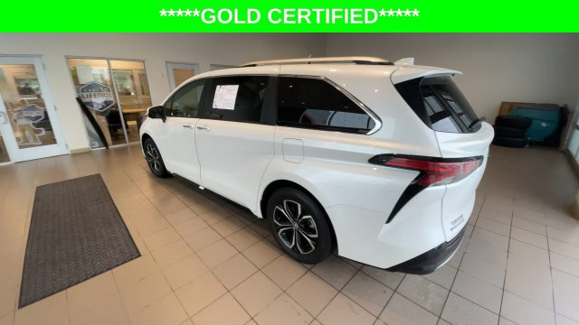 Used 2025 Toyota Sienna Platinum AWD/4WD image 8