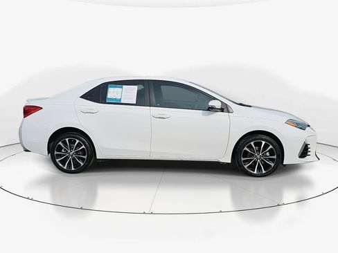 Used 2017 Toyota Corolla L image 3