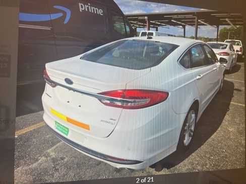 Used 2018 Ford Fusion SE w/ Equipment Group 602A image 2