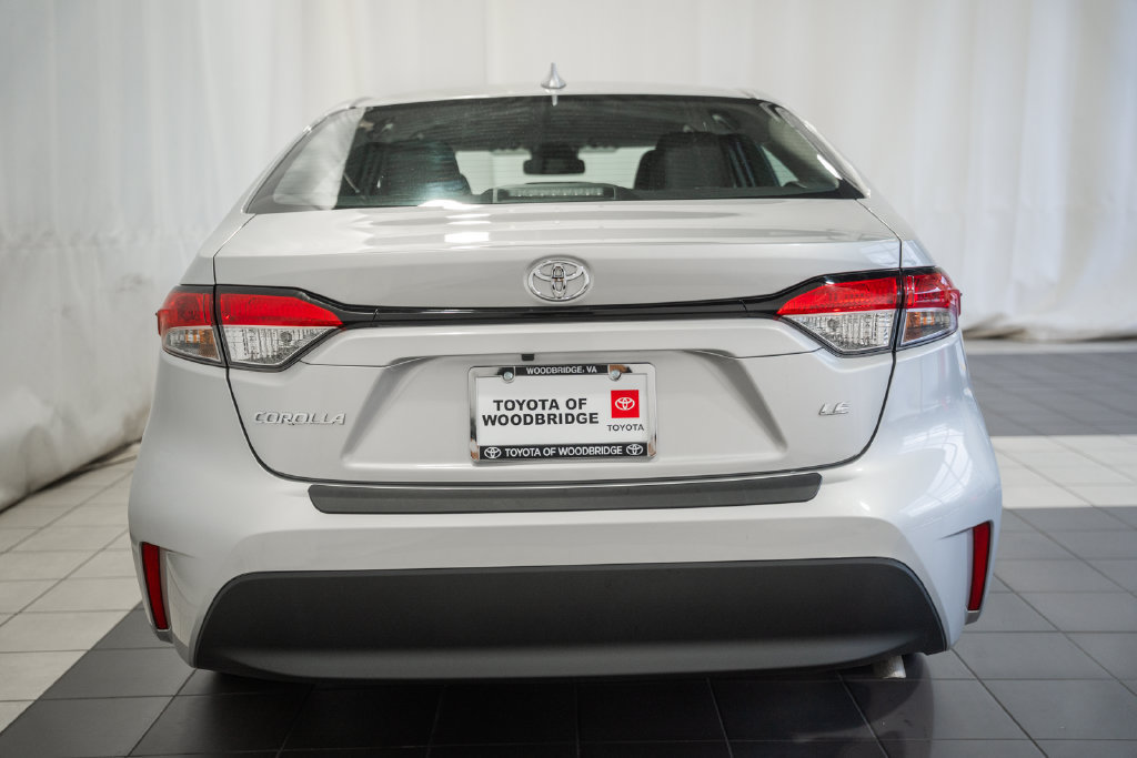 Used 2026 Toyota Corolla LE w/ LE Premium Package FWD image 5