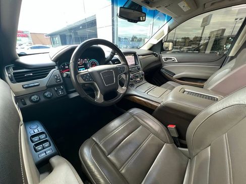 Used 2019 GMC Yukon XL Denali w/ Open Road Package image 15