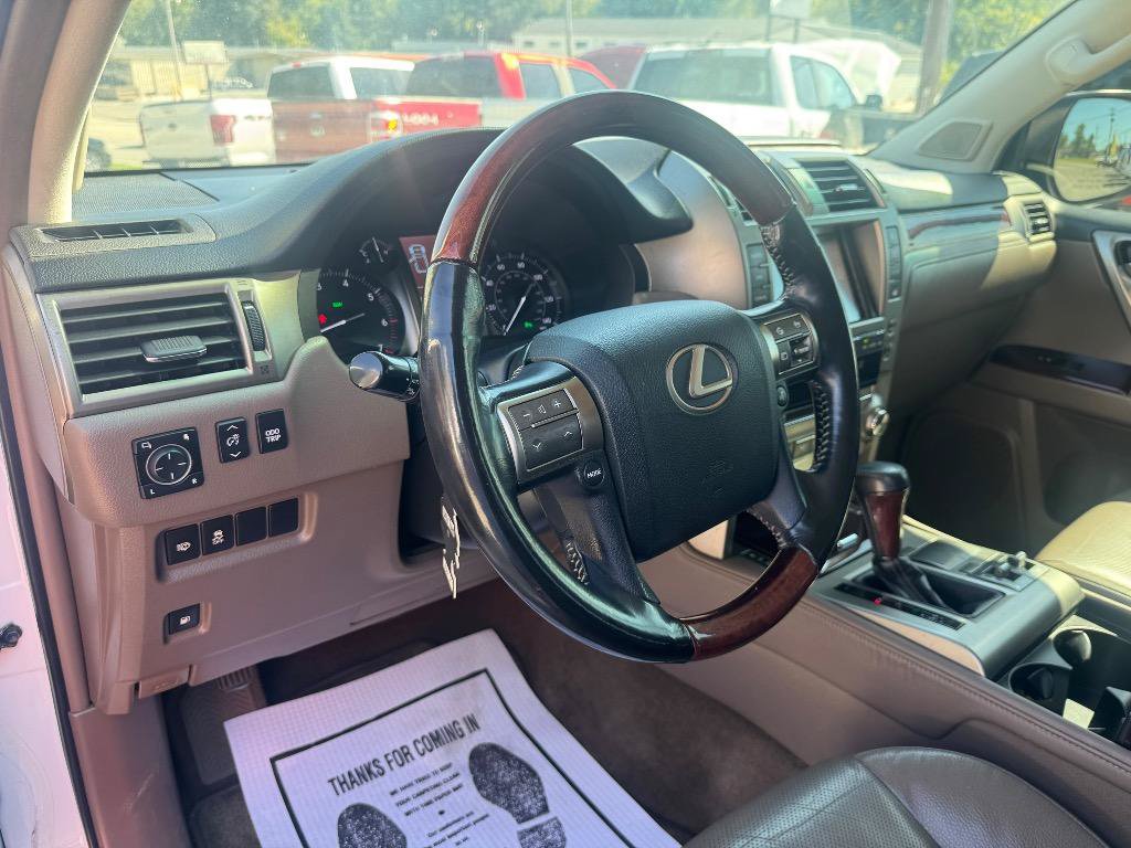 Used 2017 Lexus GX 460 Premium w/ Premium Package AWD/4WD image 16