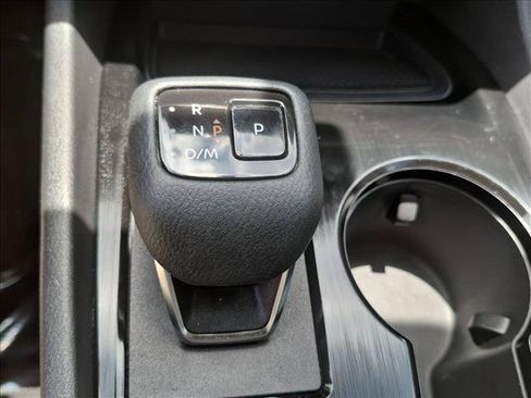 Certified 2021 Nissan Rogue SV FWD image 12