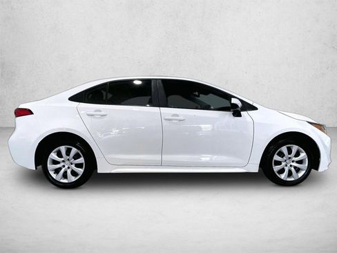 Used 2024 Toyota Corolla LE FWD image 5
