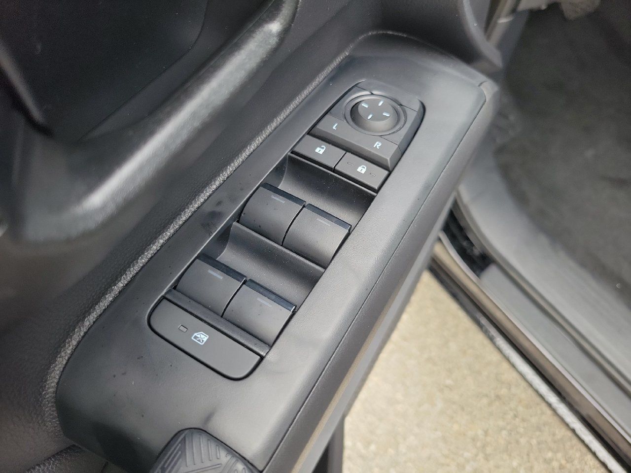 Used 2026 Toyota Tacoma SR5 AWD/4WD image 14