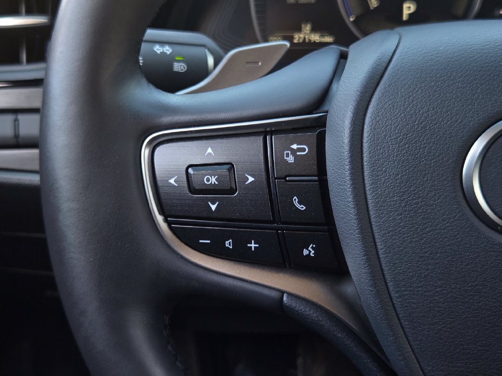 Used 2025 Lexus ES 300h w/ Premium Package FWD image 26