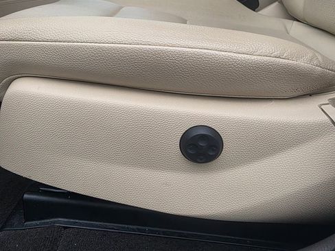 Used 2015 Mercedes-Benz GLK 350 2WD image 14