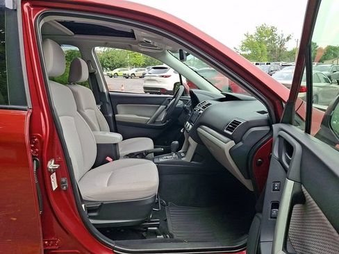 Used 2017 Subaru Forester 2.5i Premium AWD/4WD image 46