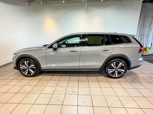 Used 2024 Volvo V60 B5 Cross Country Plus w/ Protection Package Premier image 12