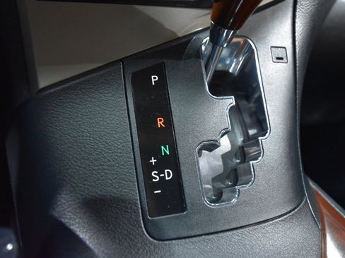 Used 2013 Lexus RX 450h AWD image 32