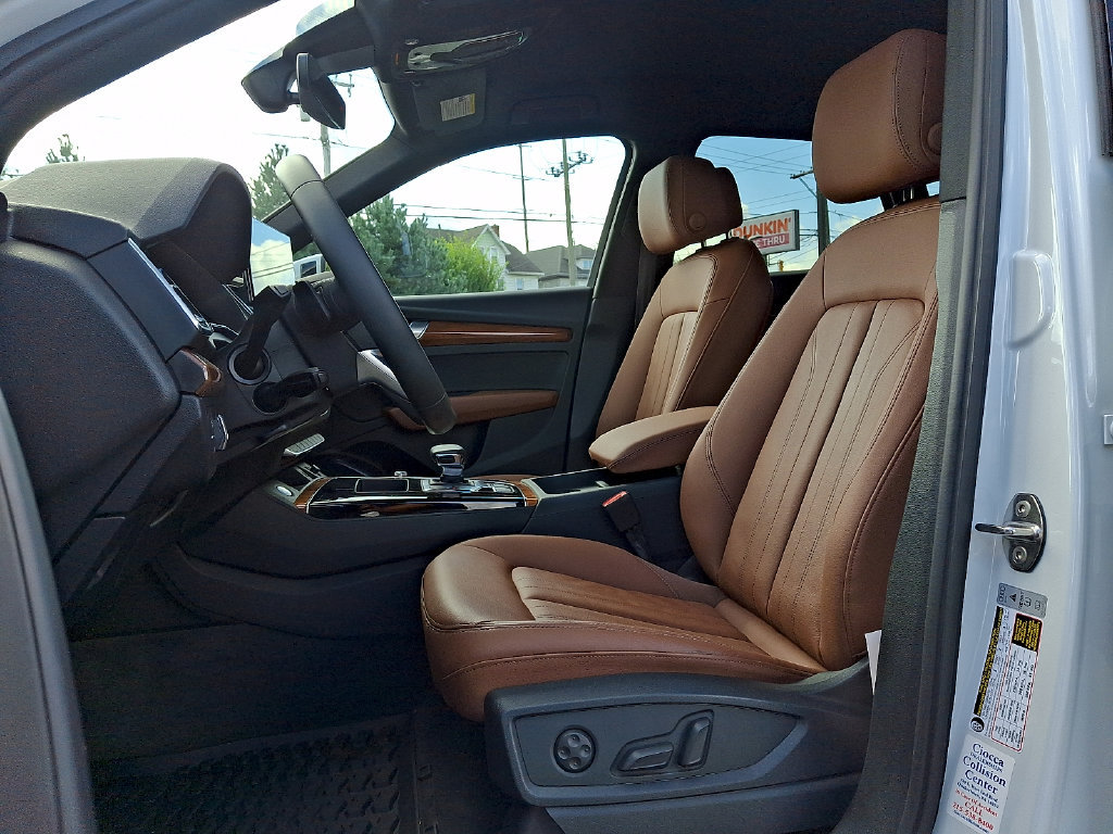 Used 2023 Audi Q5 2.0T Premium w/ Convenience Package AWD/4WD image 15