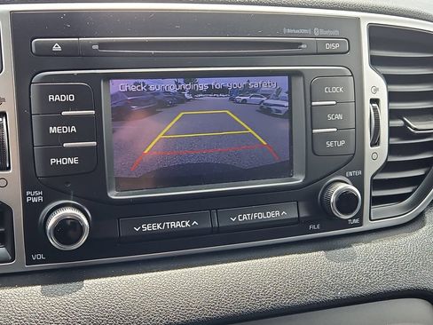 Used 2018 Kia Sportage LX AWD/4WD image 15