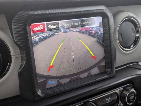 Used 2022 Jeep Wrangler Unlimited Sahara image 15