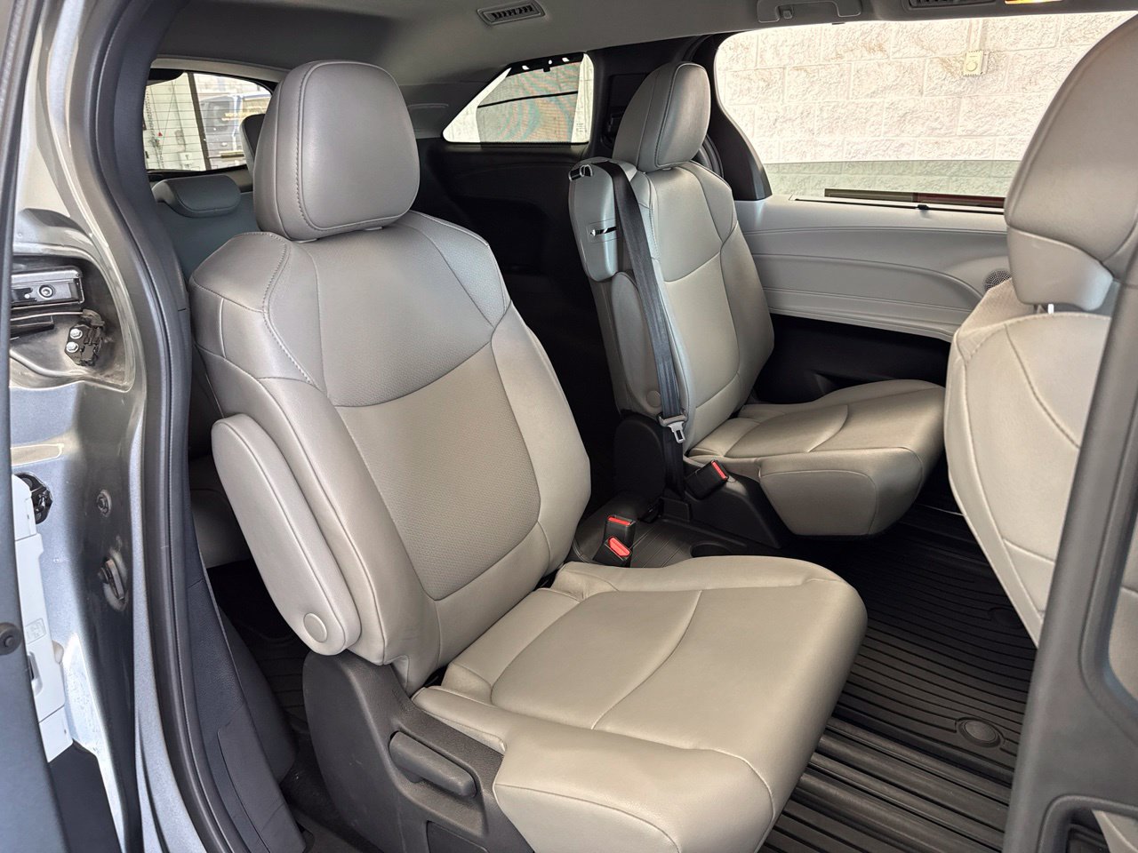 Certified 2026 Toyota Sienna XLE FWD image 46
