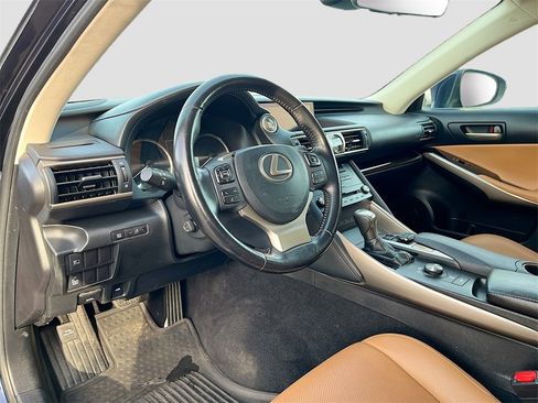 Used 2018 Lexus IS 300 300 w/ Comfort Package image 9