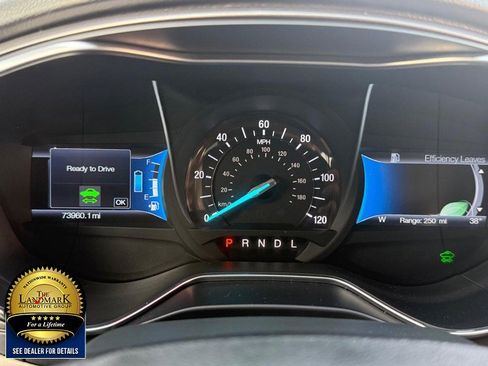 Used 2018 Ford Fusion SE w/ Equipment Group 602A image 12