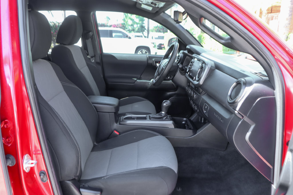 Used 2021 Toyota Tacoma TRD Off-Road w/ Technology Package AWD/4WD image 36